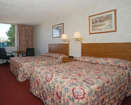 Rodeway Inn Medina Habitación foto